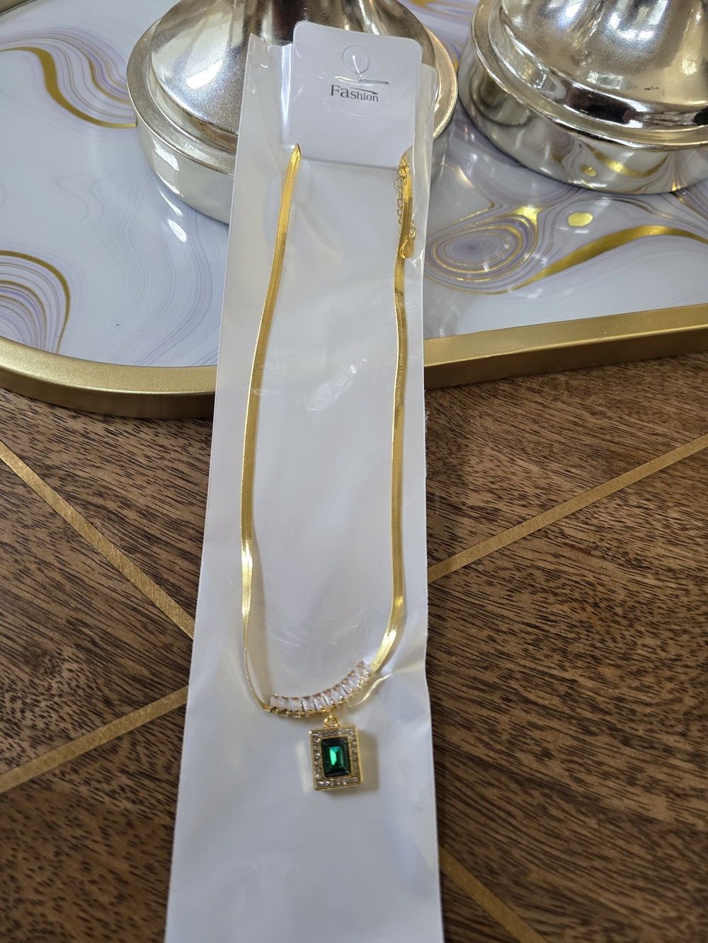 Fashion Gold-Tone Necklace with Emerald Green Pendant